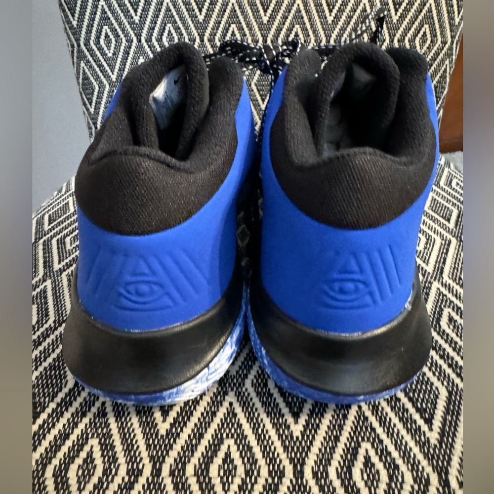 Nike Kyrie Flytrap IV men's basketball sneakers - Picture 3 of 7